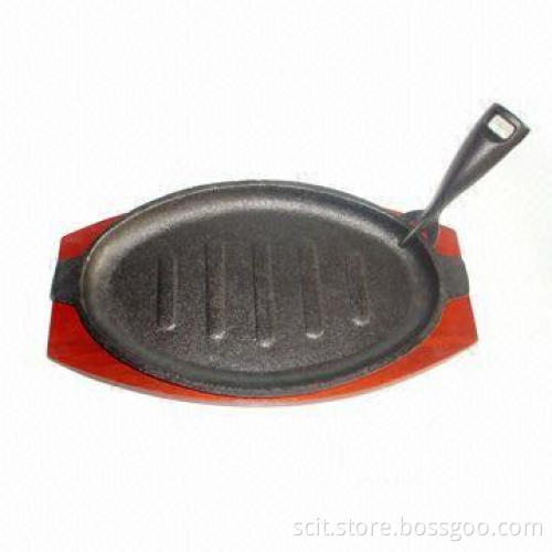 Cast Iron Bakeware Set with Fry Pan and Wooden Base, Measures 30.5 x 17.5cm